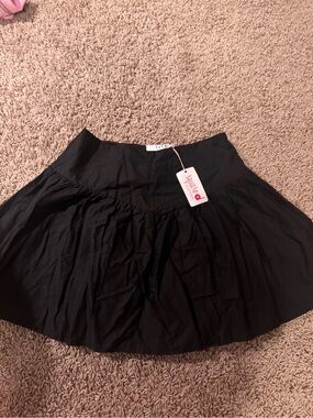 Lavish Black Circle Skirt with Gentle Ruching